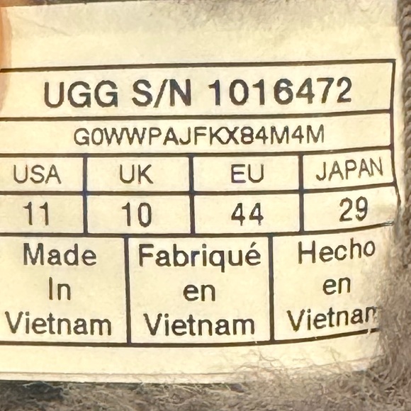 UGG Harkley Boot - Picture 10 of 12
